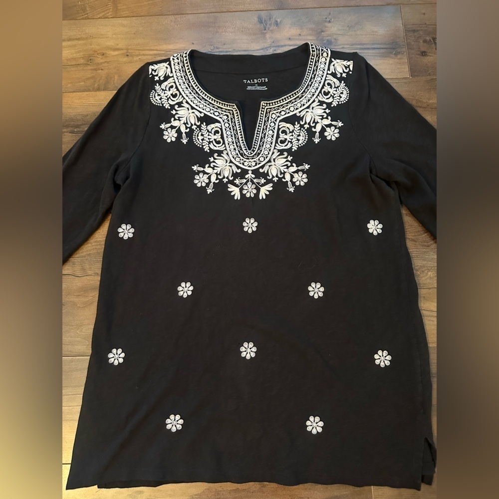 Talbots Embroidered Tunic Top Black White Floral Boho 3/4 Sleeve Size M - Picture 3 of 7